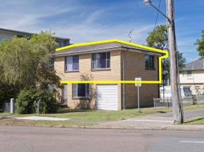 Dalwood', 1/43 Soldiers Point Road - top floor and perfect for small boat parking, Soldiers Point